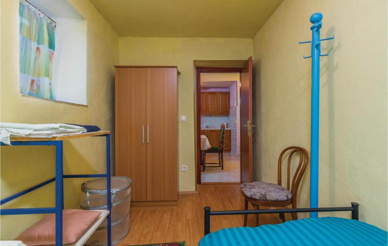 Pet Friendly Apartment In Porec With Wifi Экстерьер фото