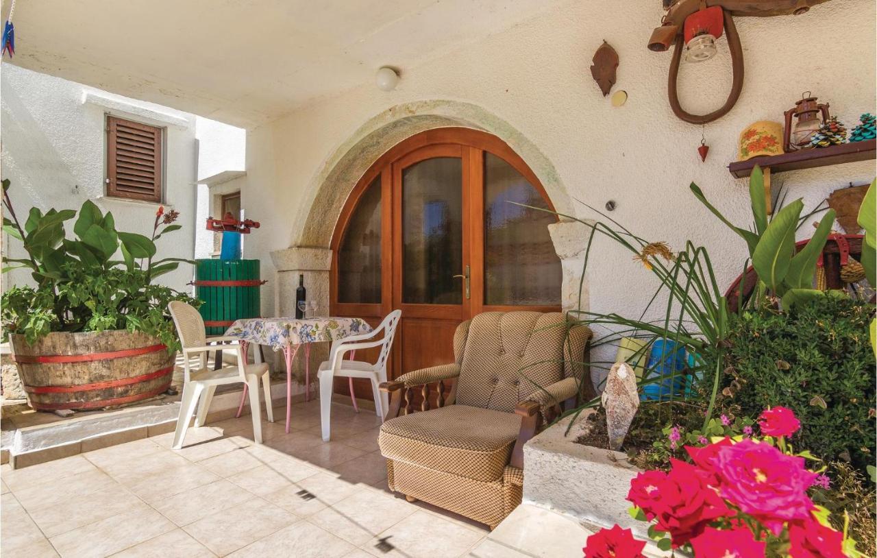 Pet Friendly Apartment In Porec With Wifi Экстерьер фото