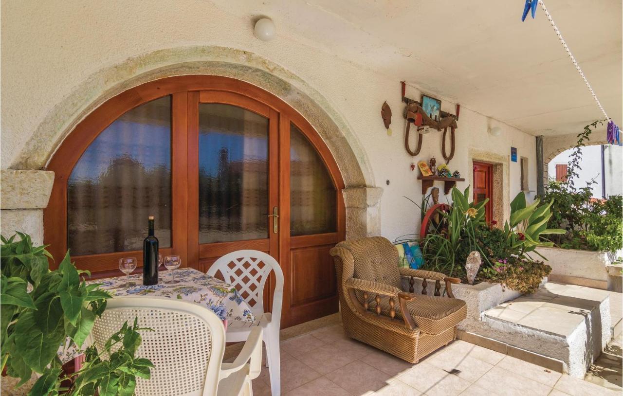 Pet Friendly Apartment In Porec With Wifi Экстерьер фото