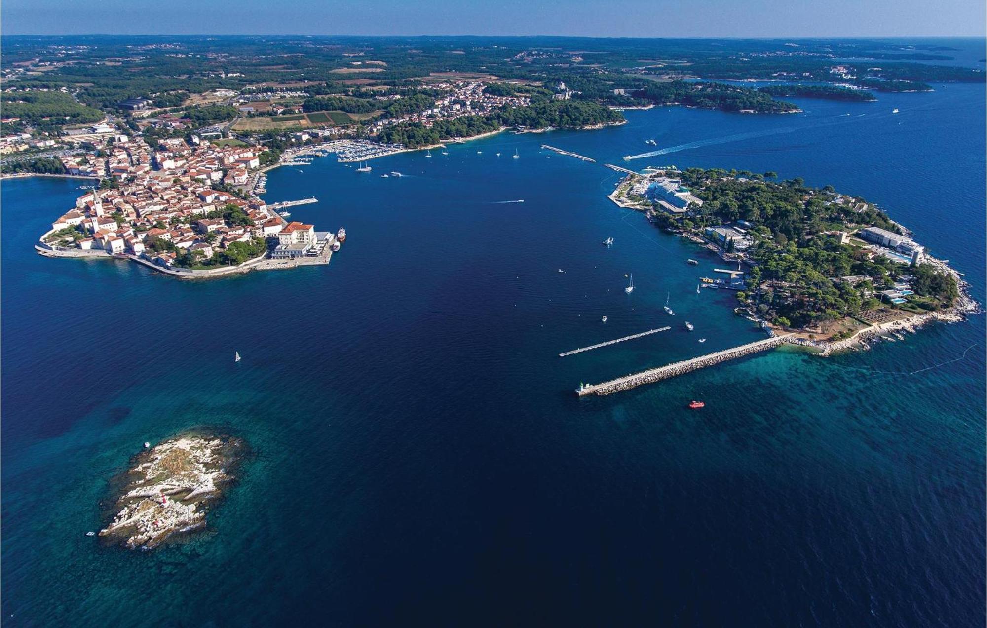 Pet Friendly Apartment In Porec With Wifi Экстерьер фото